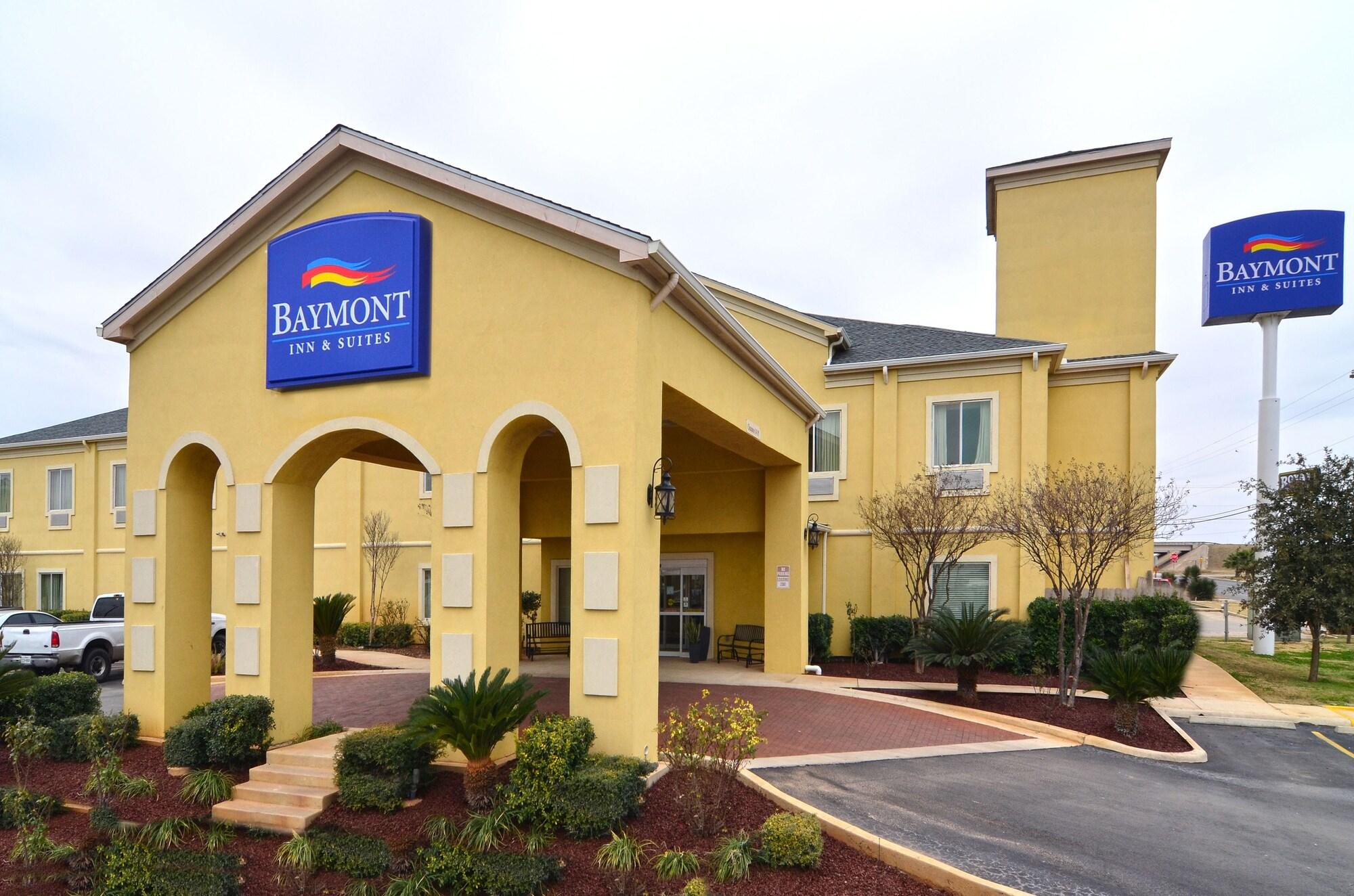 Baymont By Wyndham Pearsall Exterior foto